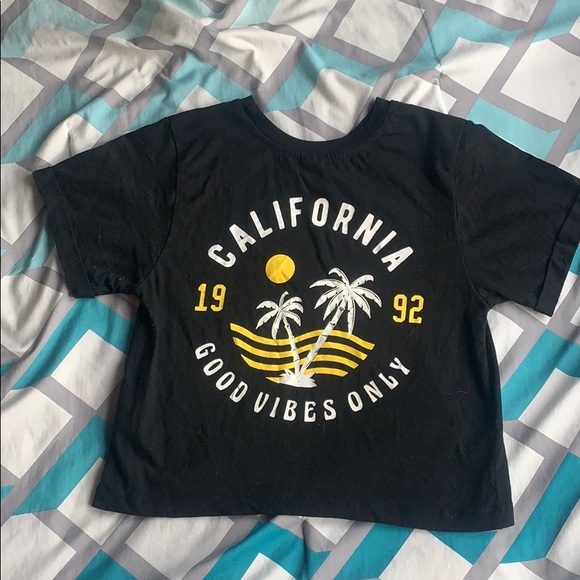 cropped black t-shirt, worn once!!! - Picture 2 of 2